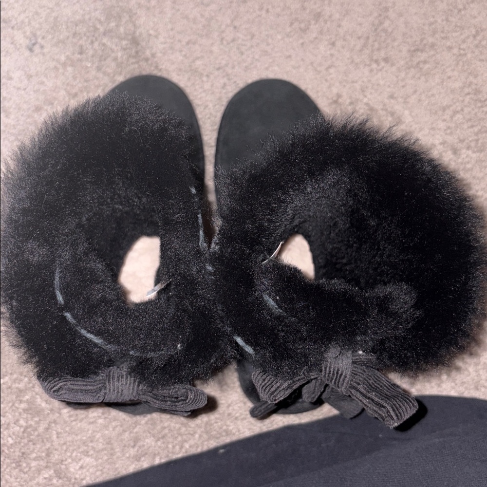 UGG Black Fur-Trimmed Winter Boots - Picture 4 of 6